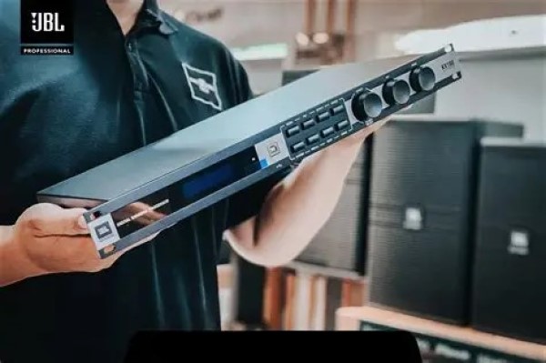 Bảo Quản Micro Không Dây với Có Dây Những Điểm Khác Biệt