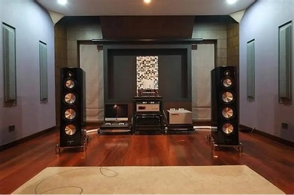 So Sánh Nền Tảng Pro Audio vs. Home Audio