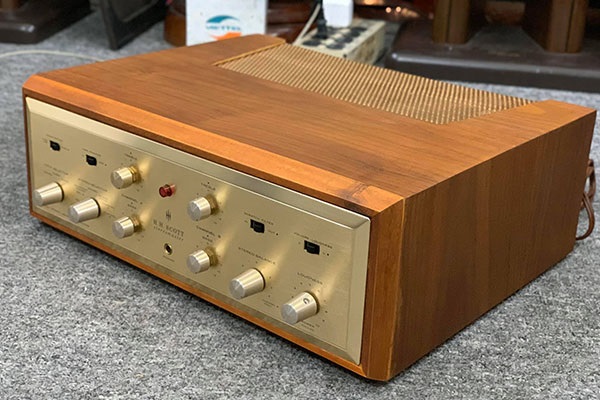 Amply Bán Dẫn Công Suất Lớn Mạnh