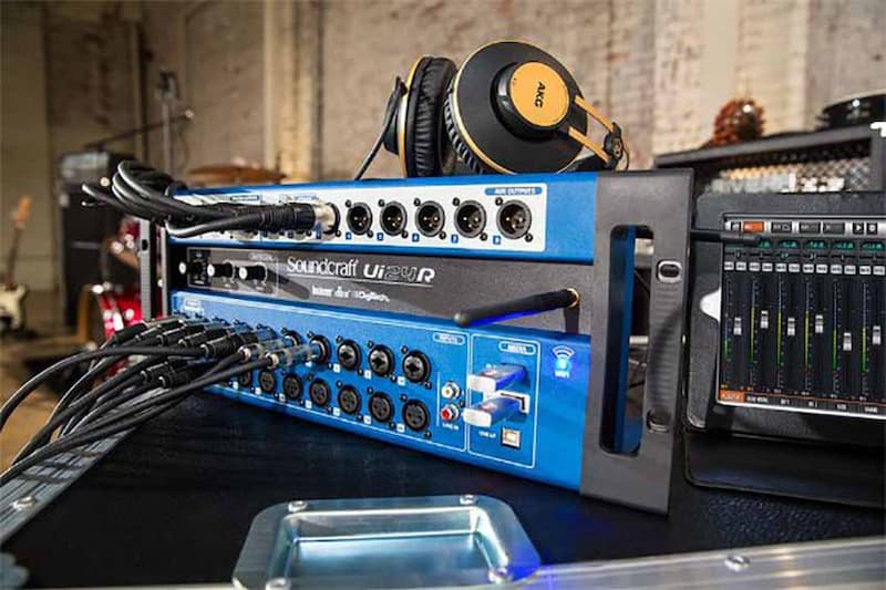 Các đặc điểm nổi bật của Soundcraft UI24R